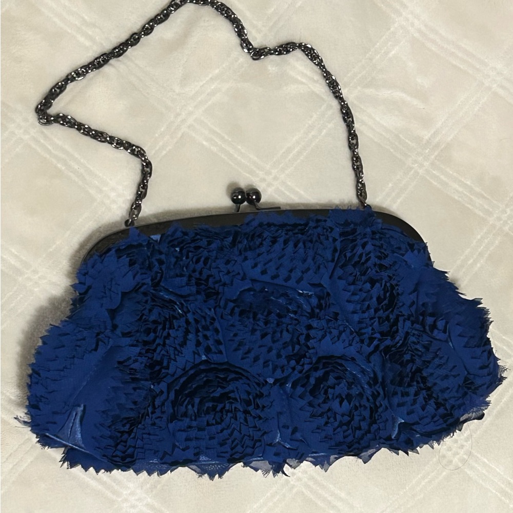 Blue Roses Dominique Clutch by Inge Christopher - Picture 2 of 10